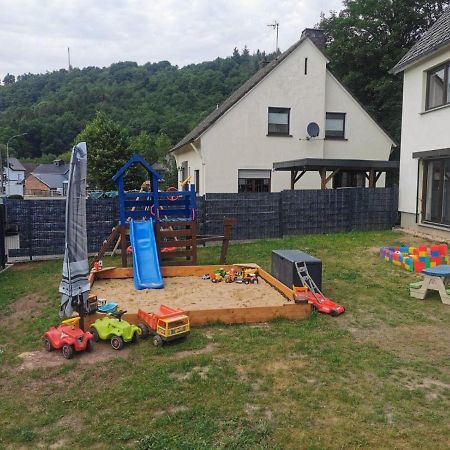 Ferienwohnung Burgblick Reifferscheid 헬렌탈 외부 사진